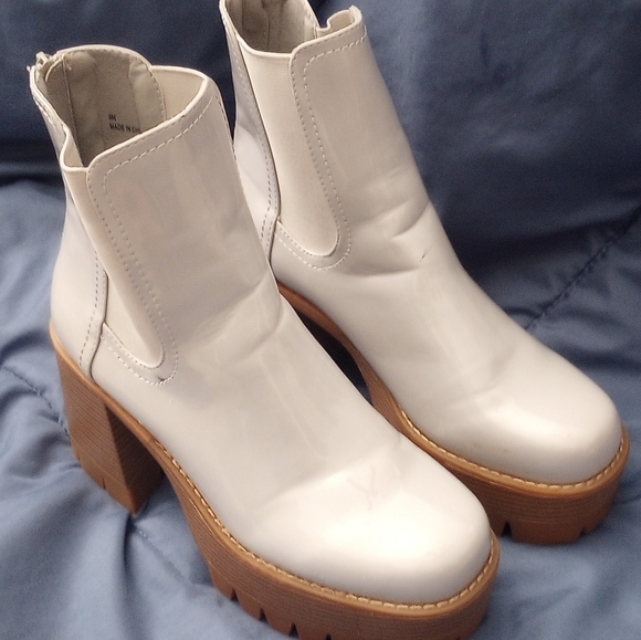 Madden Girl Gotchha Lug Platform Boots - Picture 3 of 12